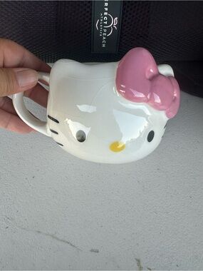 Hello Kitty White Ceramic Mug Basemark Bottom